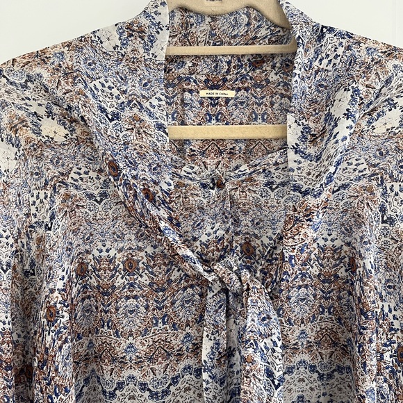 L'AGENCE Gray and Brown Tie Front Long Sleeve Blouse - Picture 2 of 2